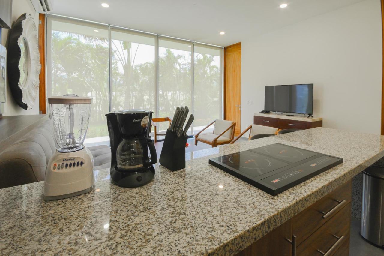B Nayar Family Luxury Suites & Villas Residences La Cruz de Huanacaxtle Exterior photo